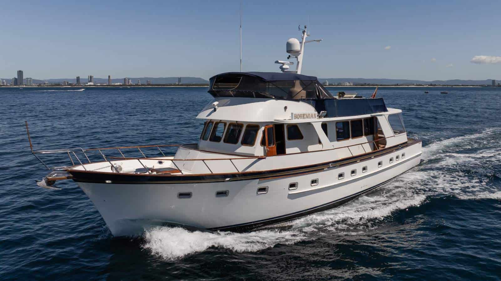 1984 DeFever 68 Flybridge photo 3