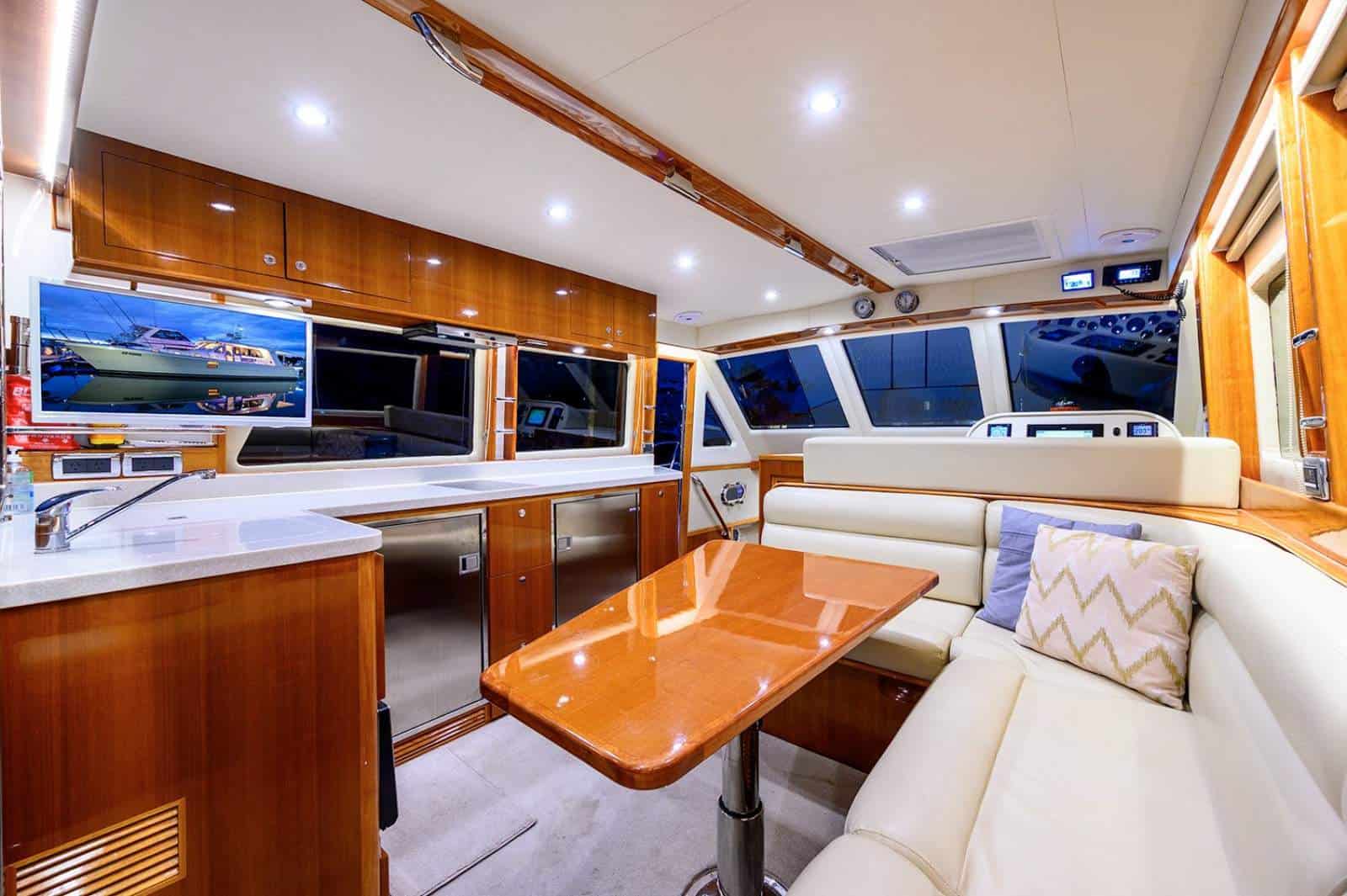 2016 Alaska 43 Sedan photo 10