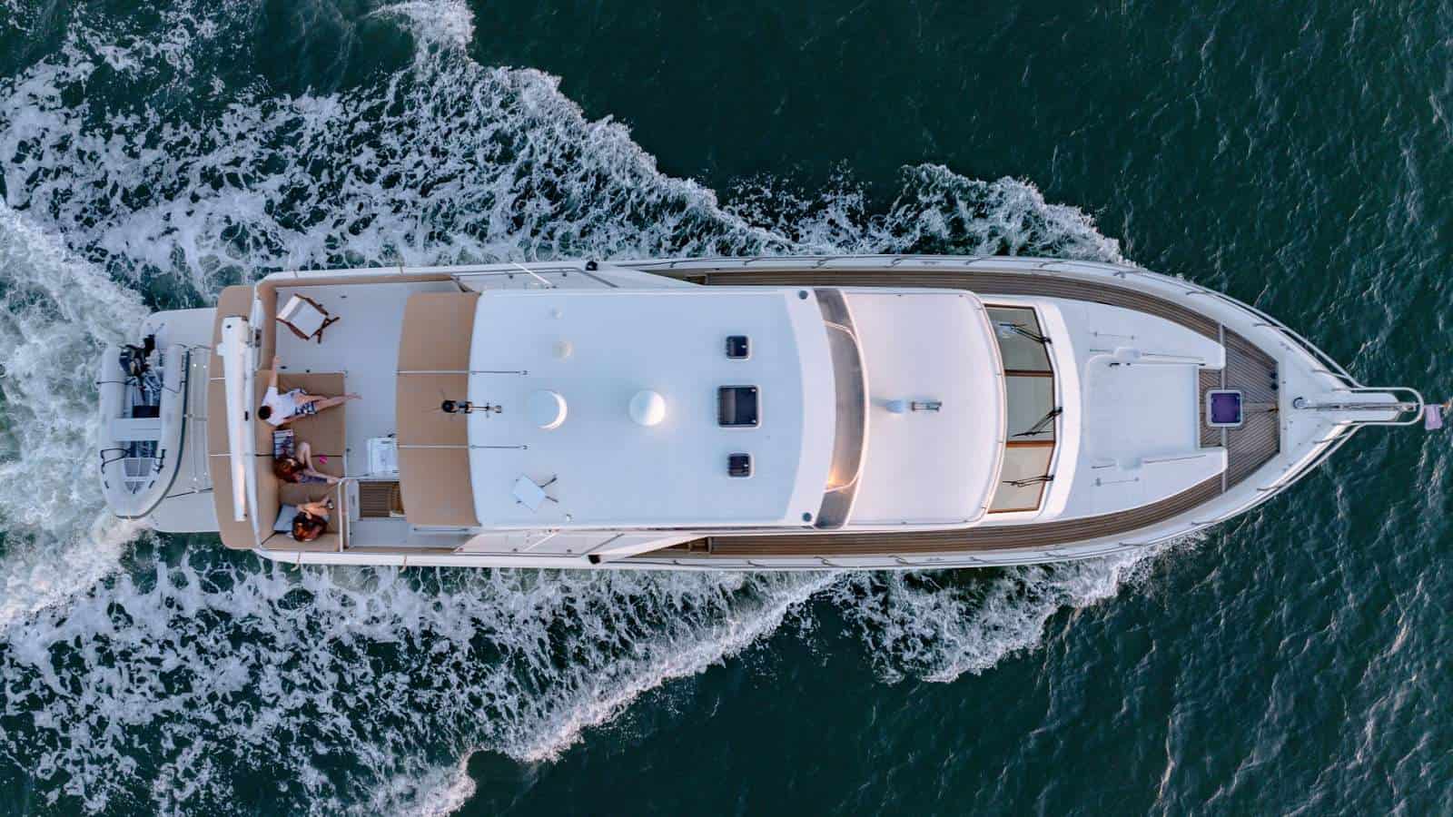 2008 Hampton 680 Pilothouse photo 12