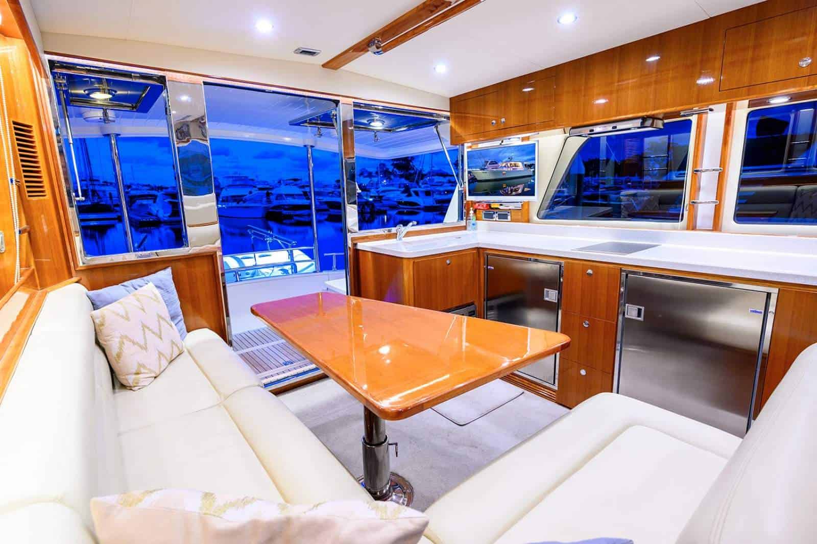 2016 Alaska 43 Sedan photo 12