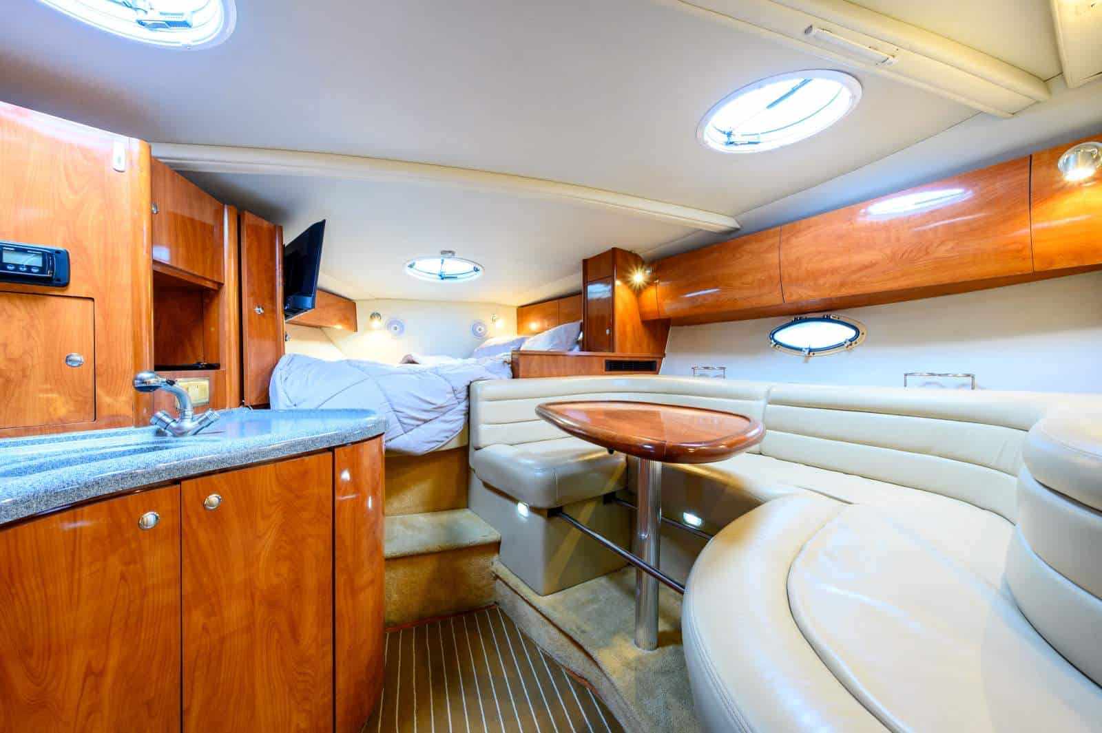 2005 Larson Cabrio 350 photo 14