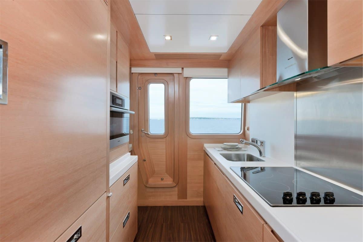 Vicem Yachts Cruiser 82 photo 8