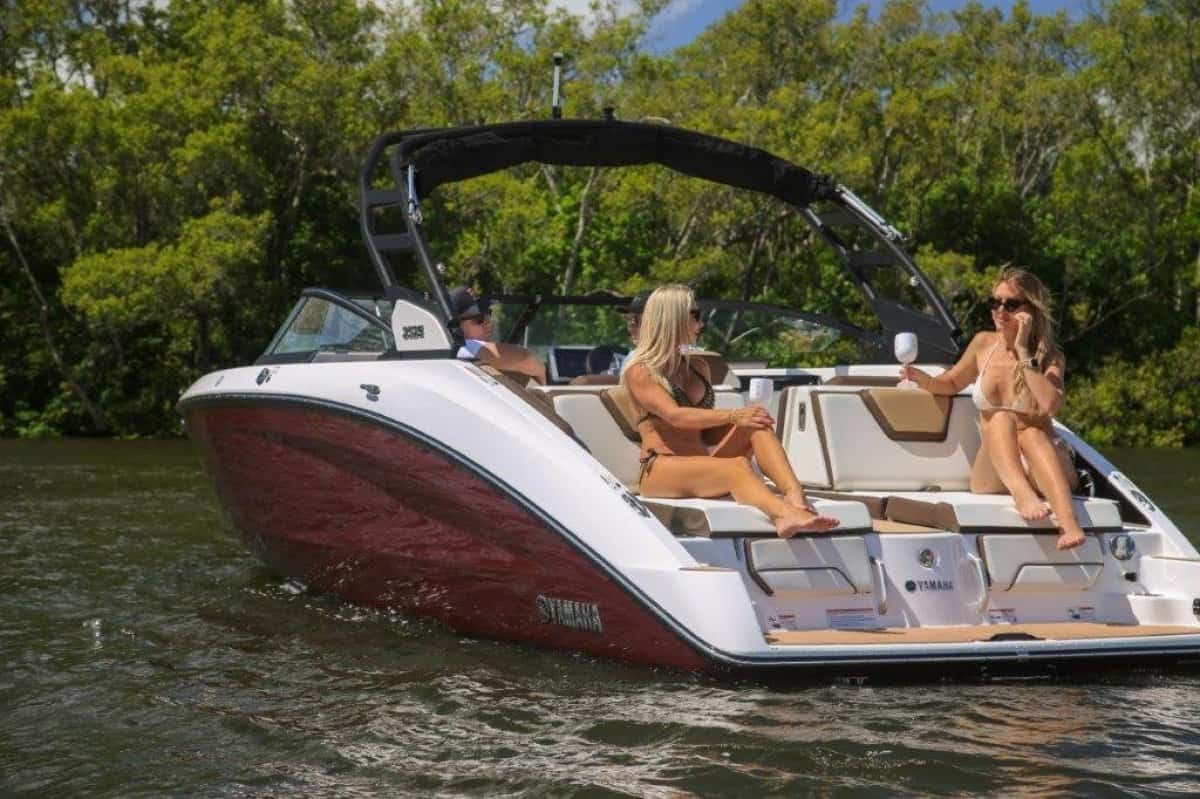 2022 Yamaha Jet Boat 252S photo 2