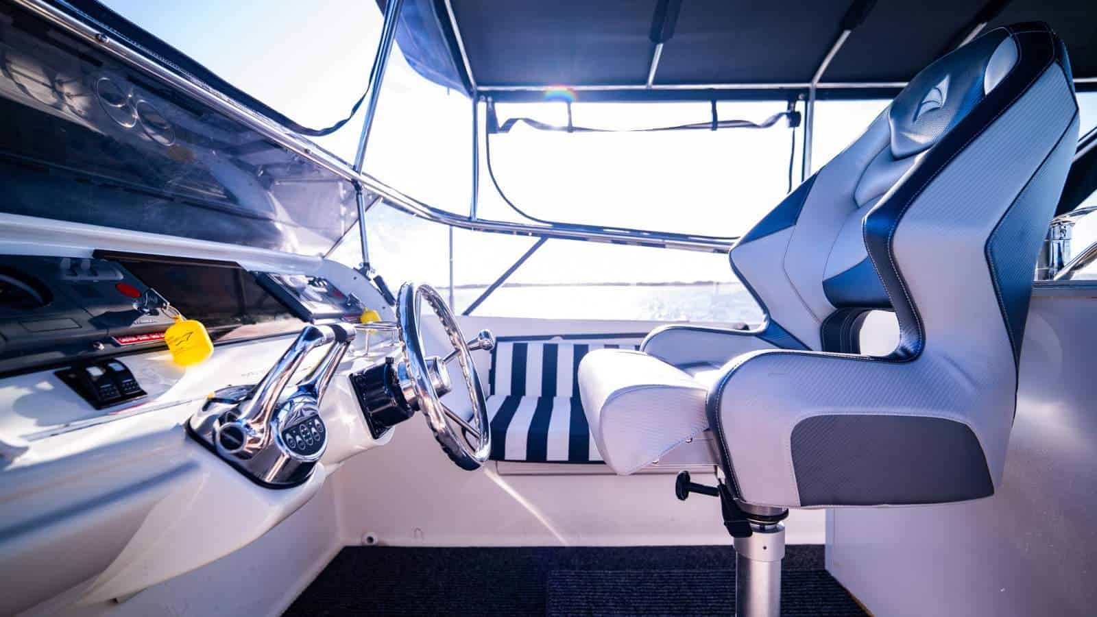 1998 Cooke Bros 46 Flybridge Powercat photo 13