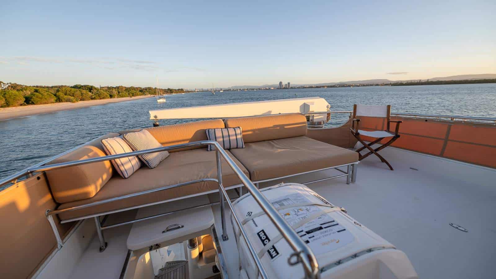 2008 Hampton 680 Pilothouse photo 18