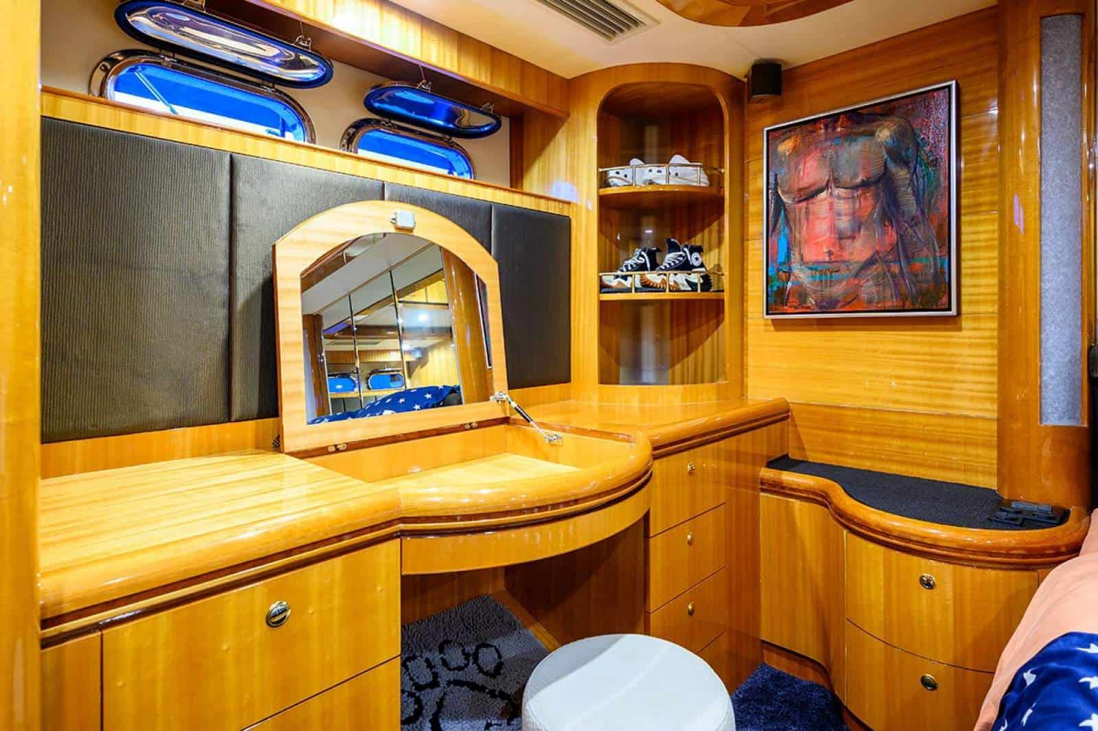 2001 Horizon Yacht E65 photo 15