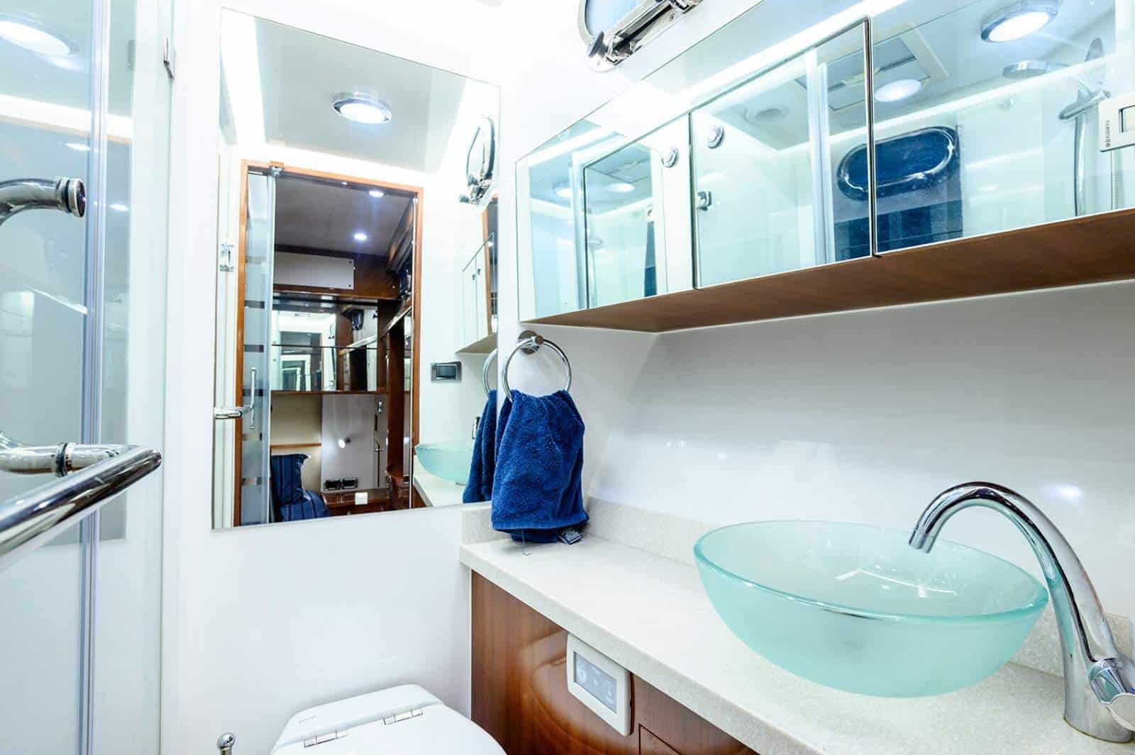 2016 Alaska 43 Sedan photo 22