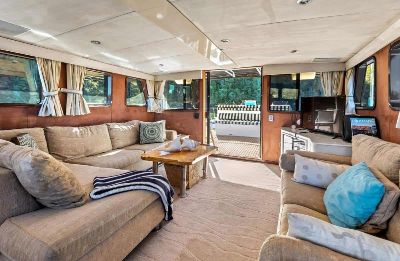 1992 Custom 25M Expedition Motor Yacht photo 11