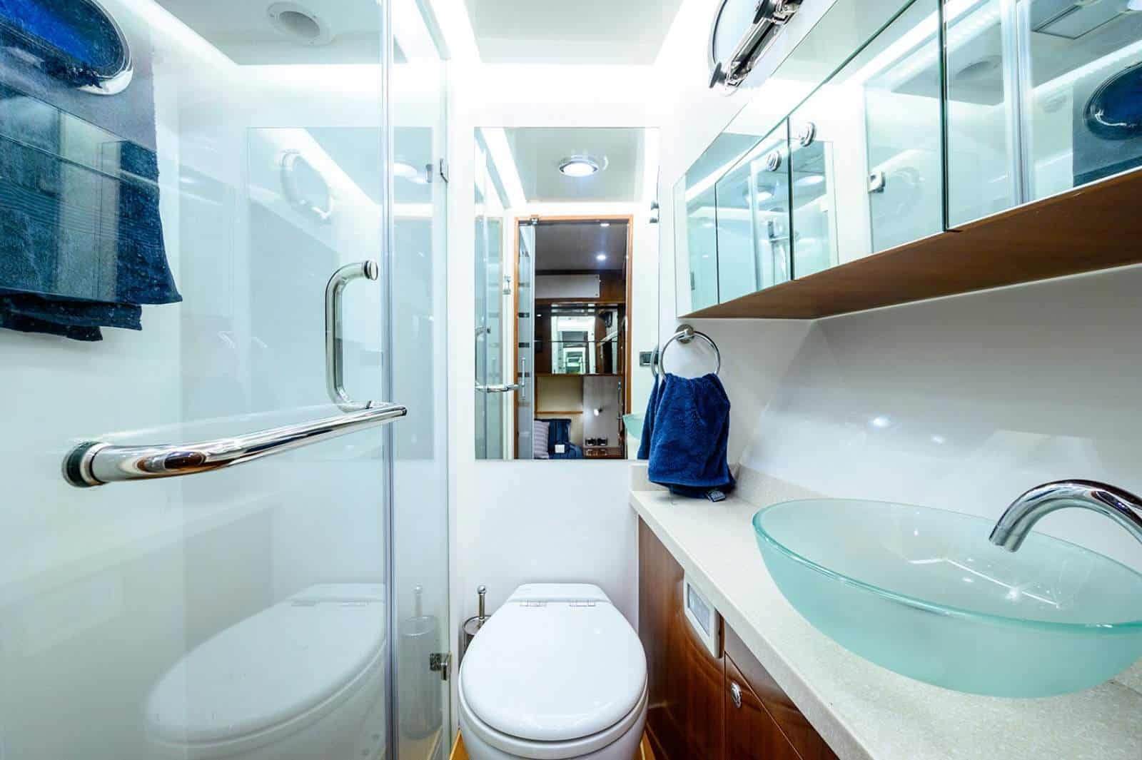 2016 Alaska 43 Sedan photo 23