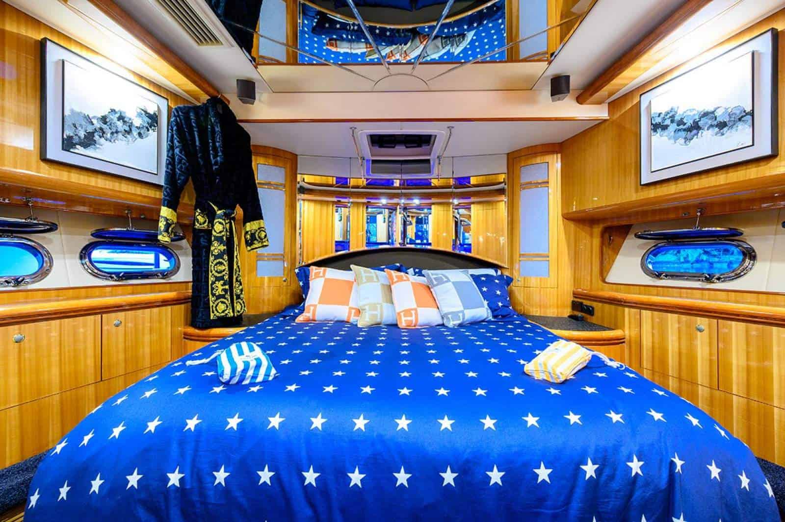 2001 Horizon Yacht E65 photo 19