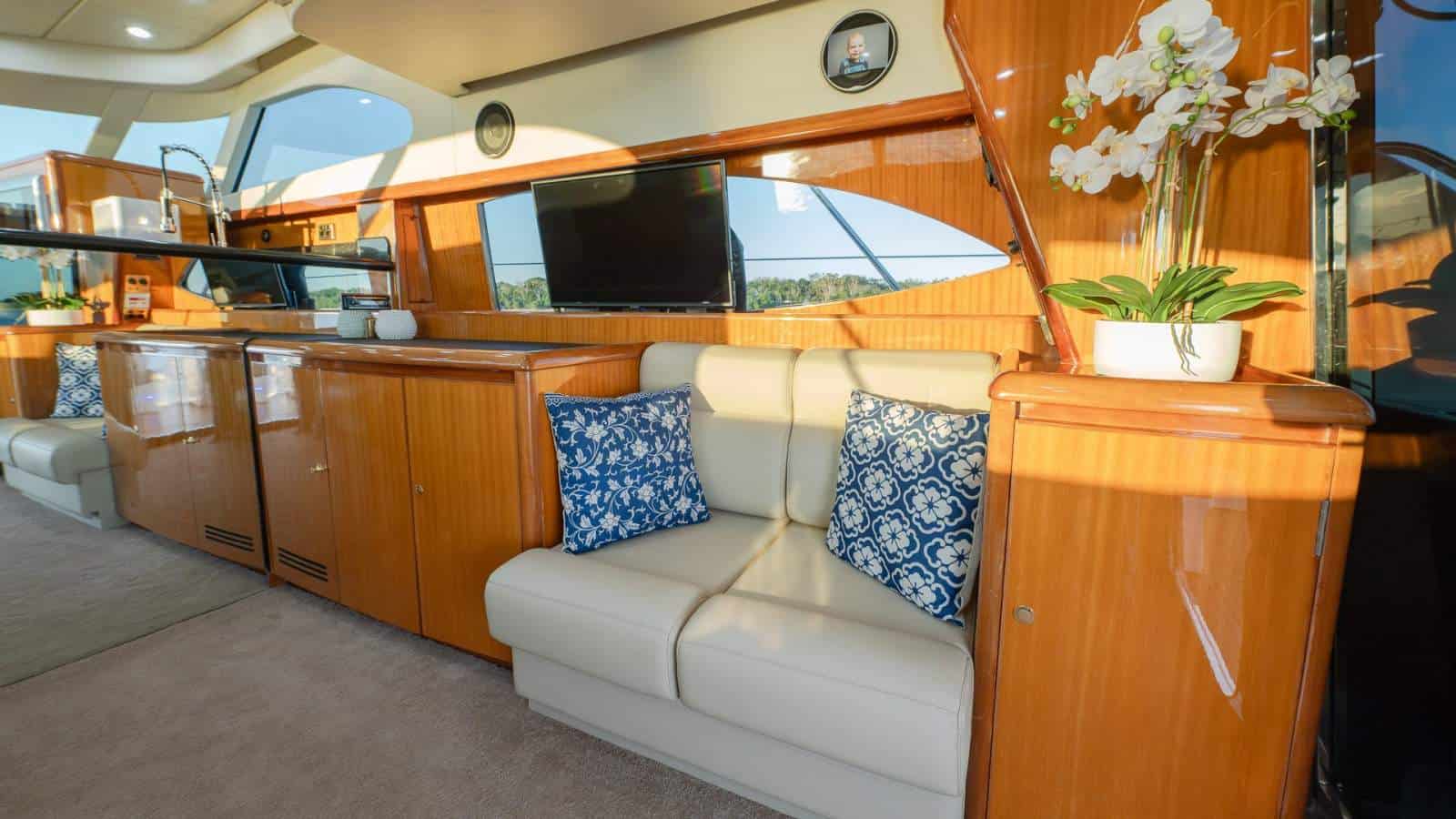 2004 Dyna 51 Flybridge photo 26