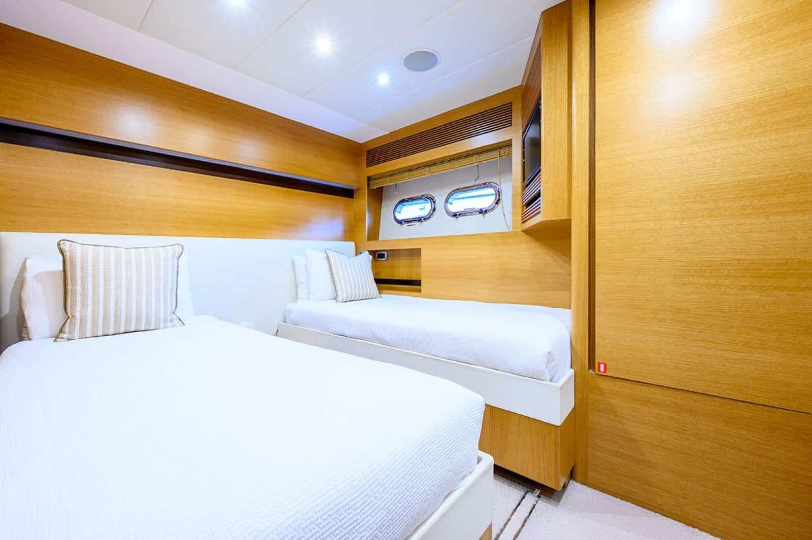 2012 Horizon Yacht RP97 photo 30