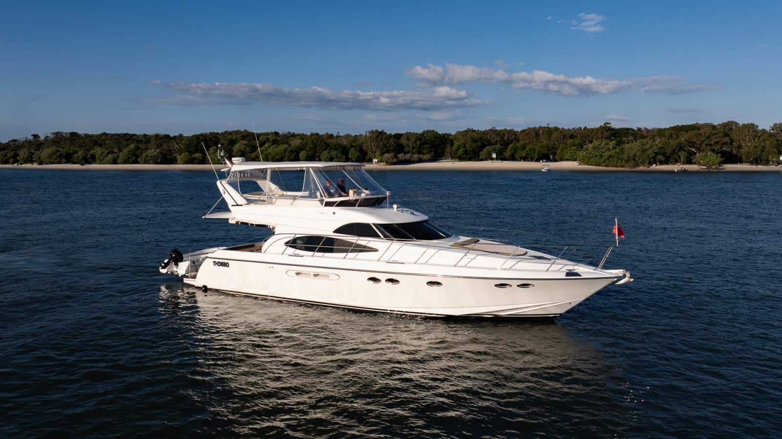 2004 Dyna 51 Flybridge photo 3