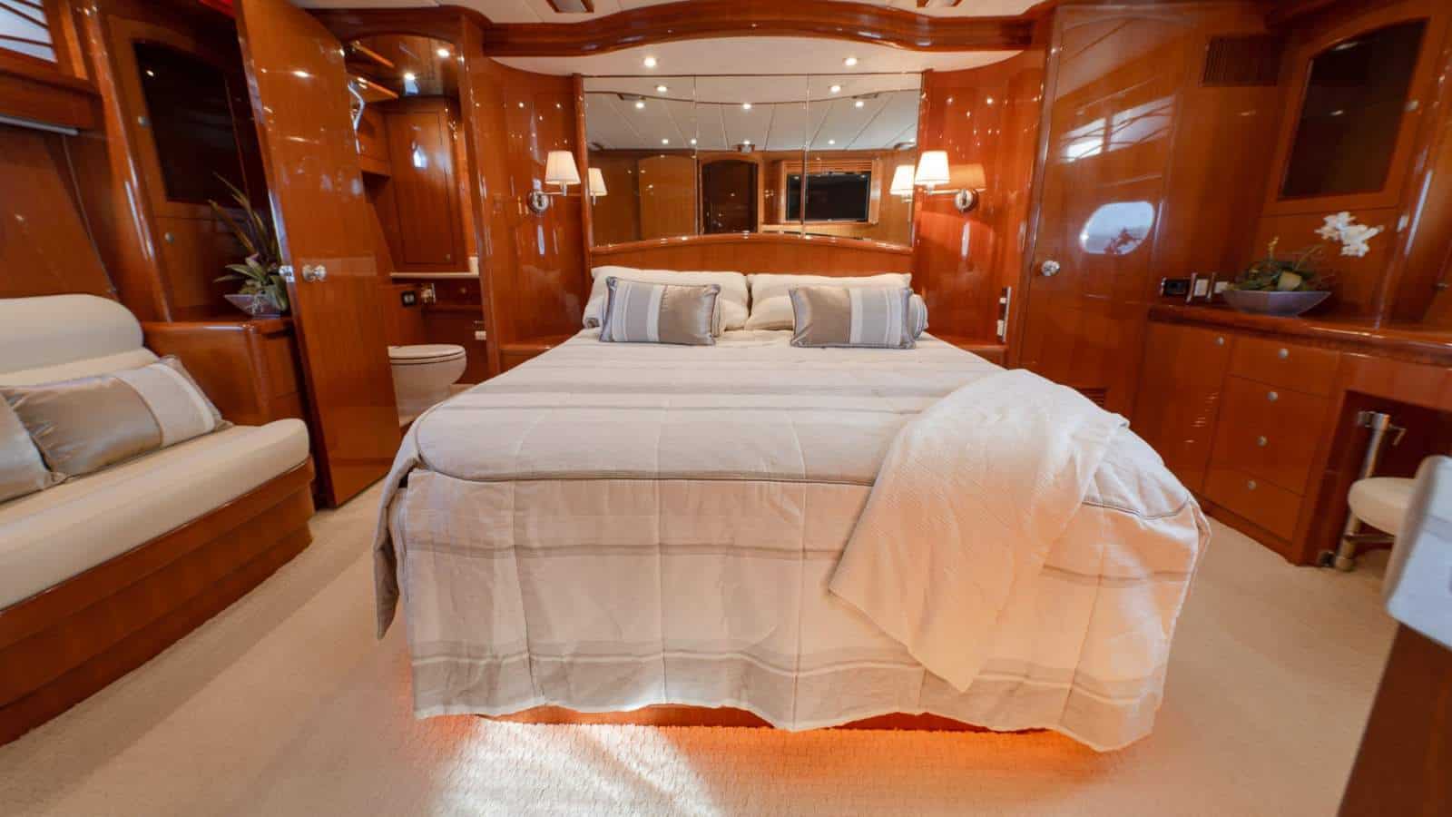 2008 Hampton 680 Pilothouse photo 30