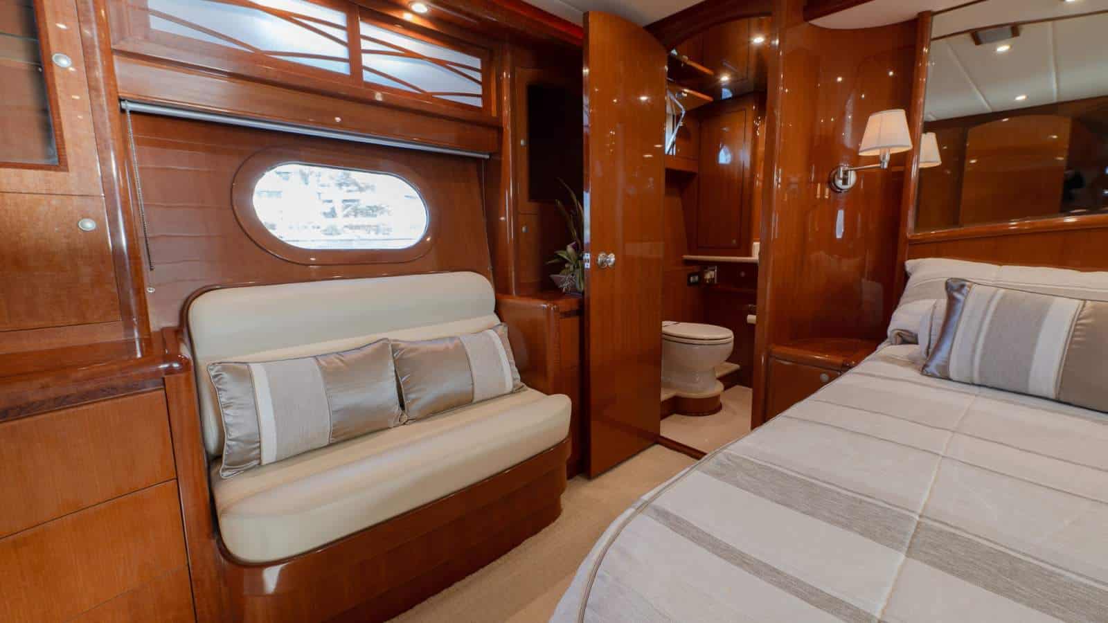 2008 Hampton 680 Pilothouse photo 32