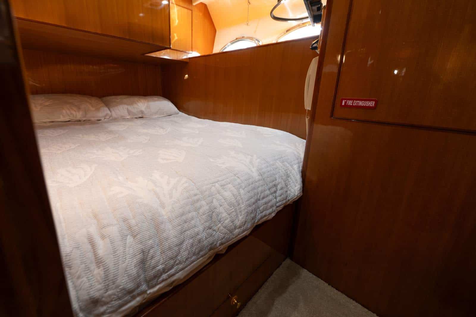 2004 Dyna 51 Flybridge photo 30