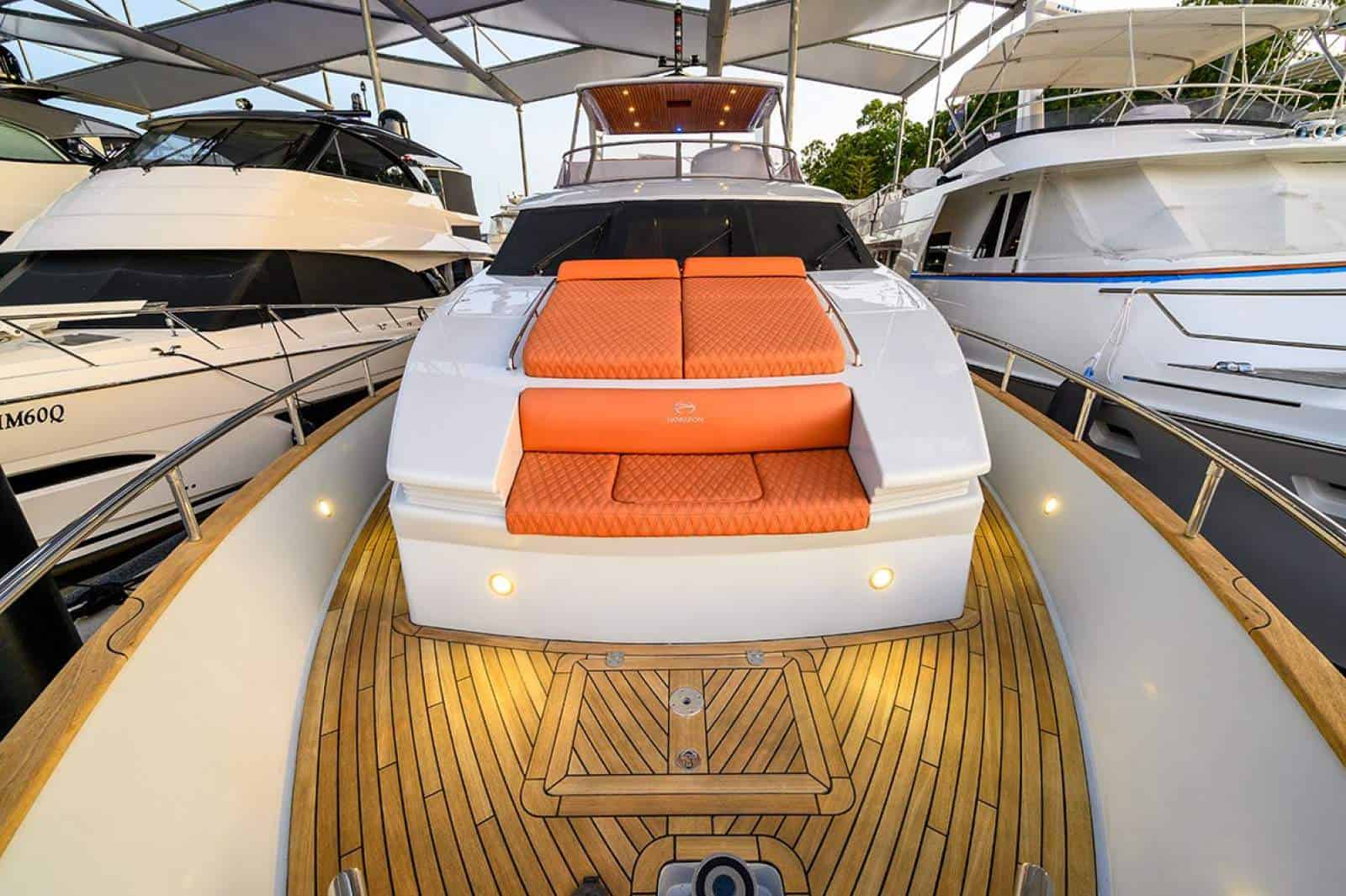 2001 Horizon Yacht E65 photo 30