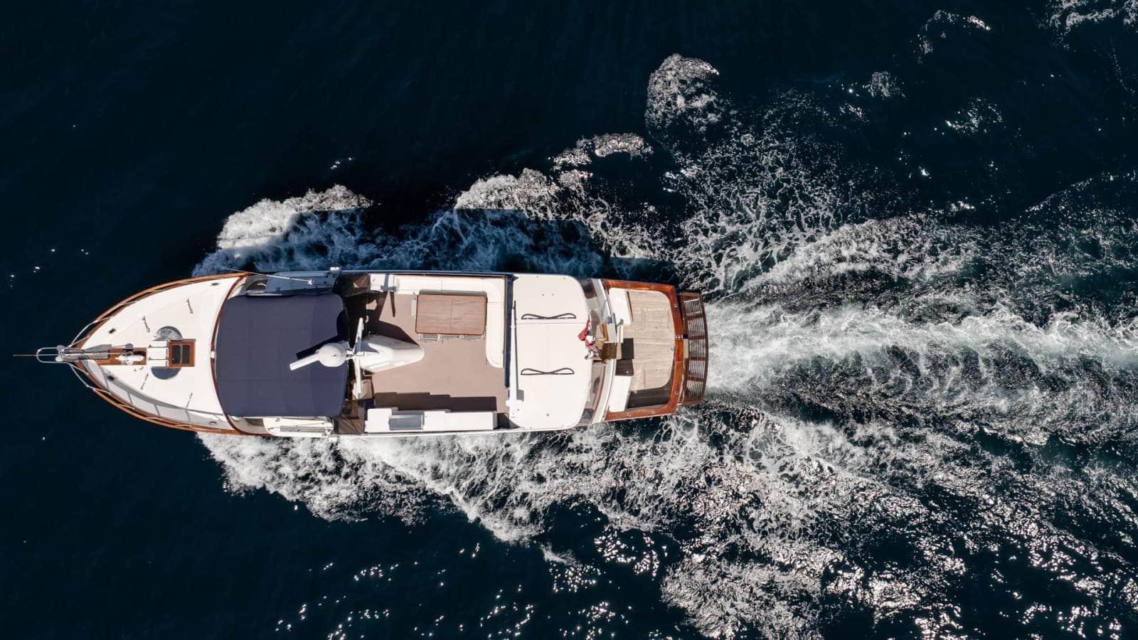 1984 DeFever 68 Flybridge photo 2