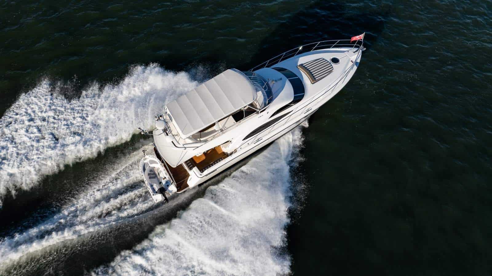 2004 Dyna 51 Flybridge photo 4