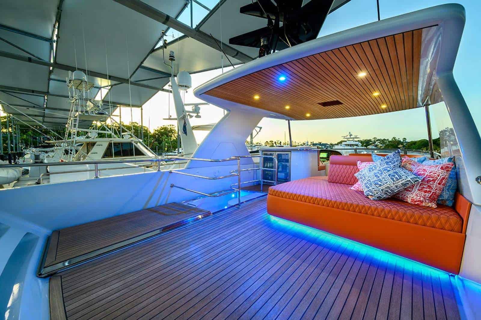 2001 Horizon Yacht E65 photo 34